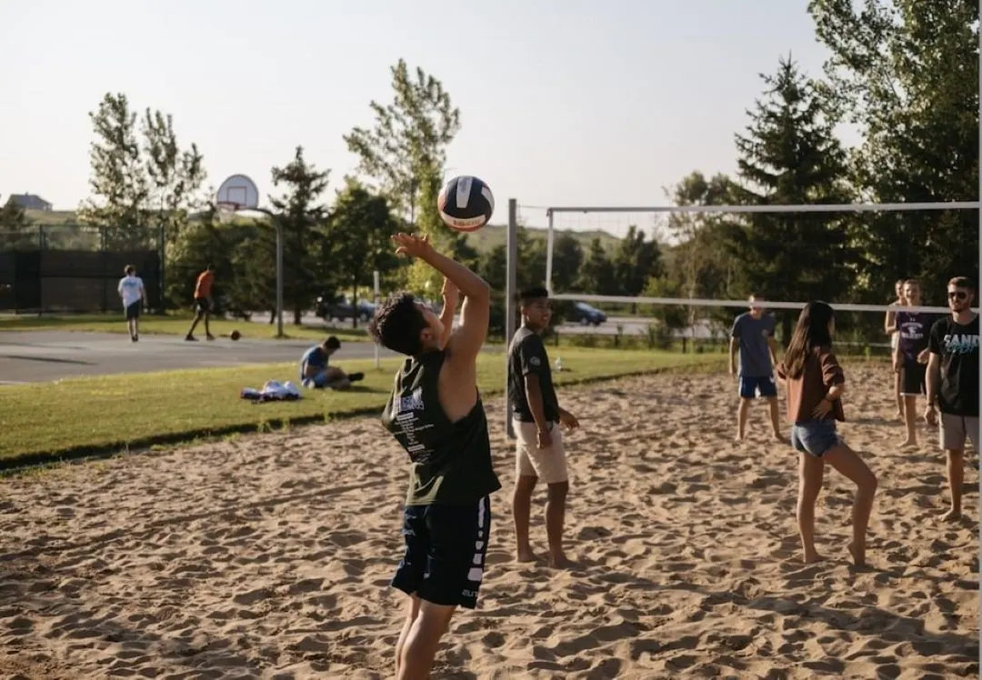 Beach Volleyball vs Indoor Volleyball: What's The Difference?